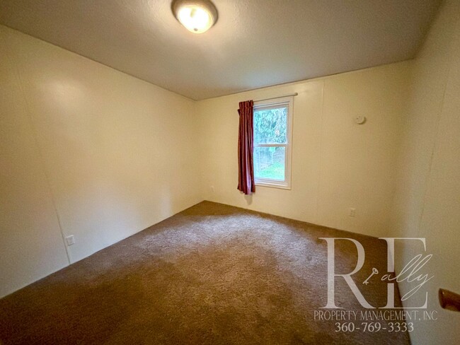 Building Photo - Spacious 3-Bedroom + Office Home with Larg...