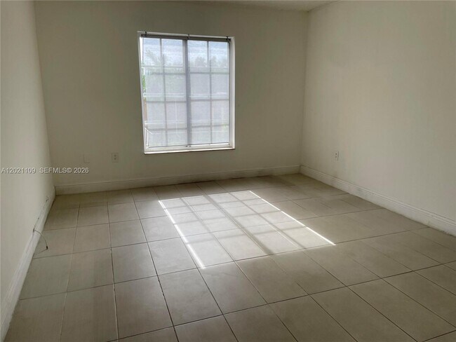 Building Photo - 4920 NW 79th Ave