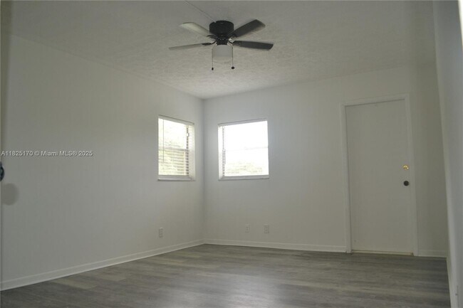 Building Photo - 8000 Lagos De Campo Blvd