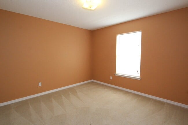 Building Photo - Spacious 3 Bedroom, 2 Bath Brick Home in Southwest Pensacola Near NAS & Beaches