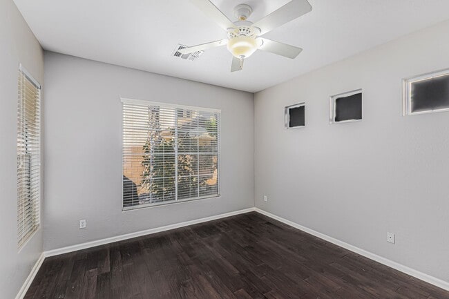 Building Photo - 2058 E Flint St