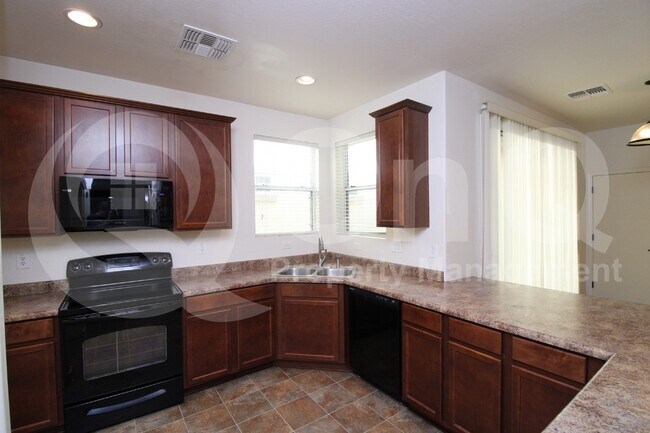 Building Photo - 3939 E Edna Dr