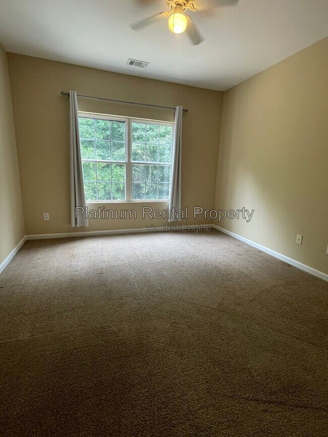 Building Photo - 144 Pointe Cir