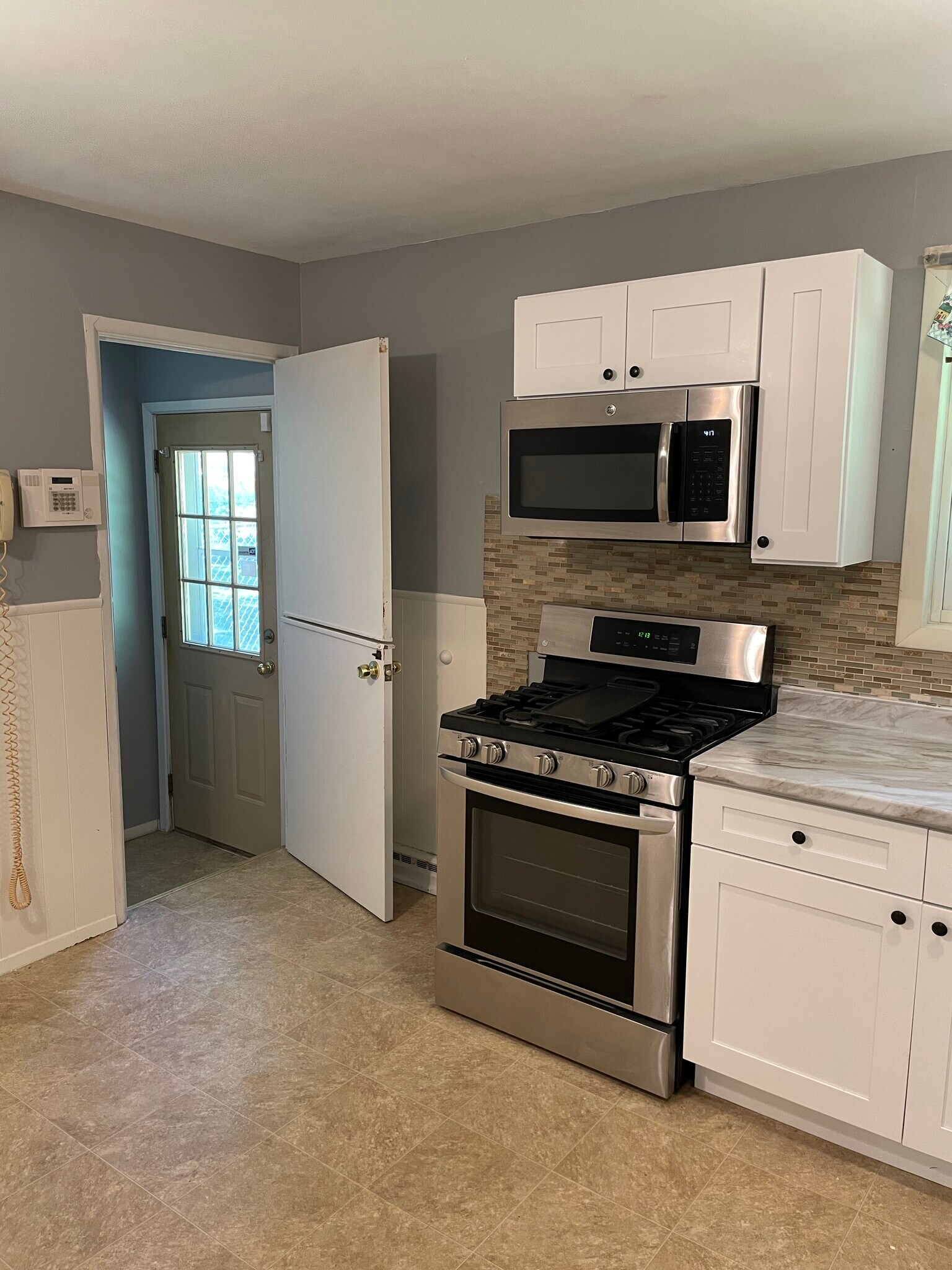 Building Photo - 1371 Cove Ln