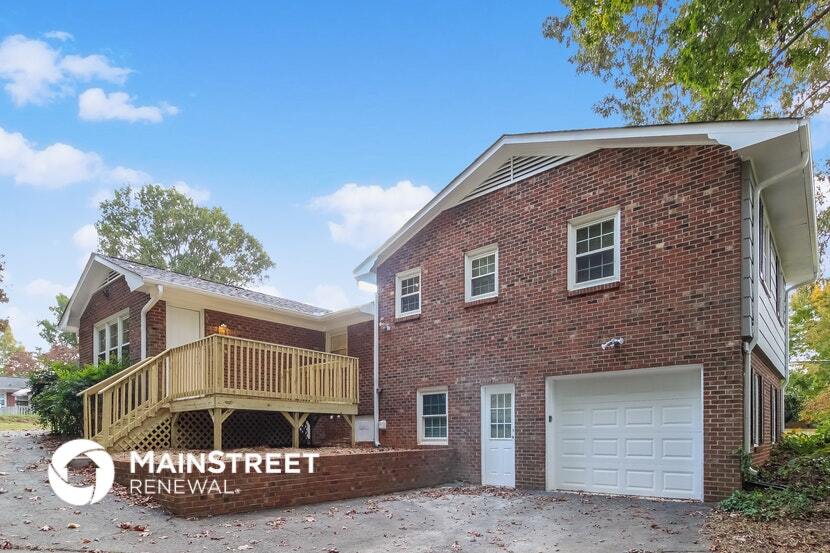 Building Photo - 2931 Carrollwood Dr