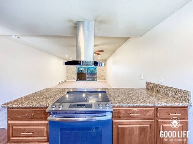 Building Photo - SD: 2BD/1BA Condo in Lake Murray with Community Pool, Private Balcony & Reserved Parking