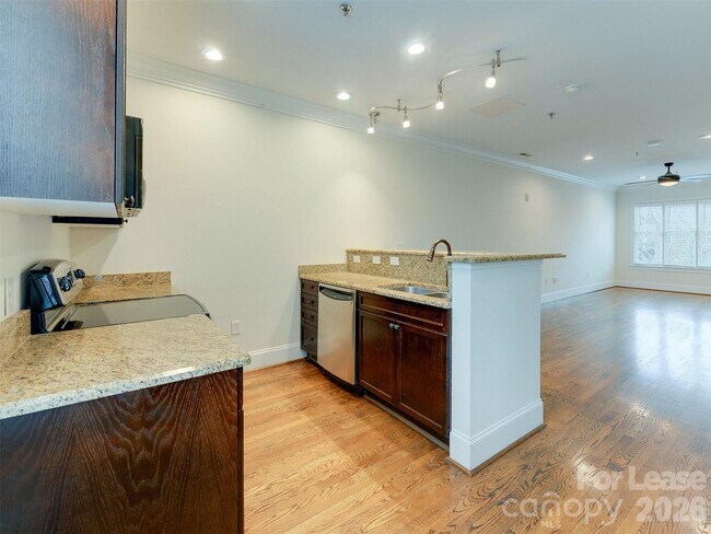 Building Photo - 100 N Laurel Ave