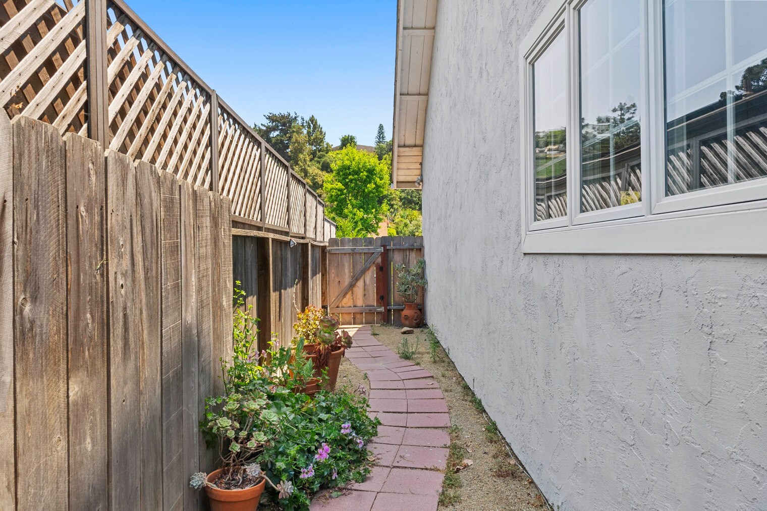 Building Photo - 4646 Robbins St