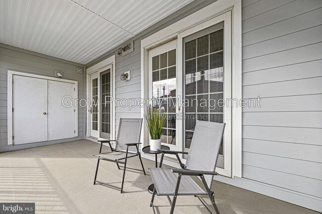 Building Photo - 202 Captains Way
