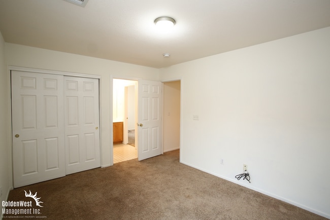 Building Photo - Charming 3Bdm 2.5Ba Two-Story Home in the ...