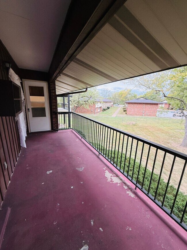 Building Photo - Spacious 2 Bedroom Hazelwood Apartment