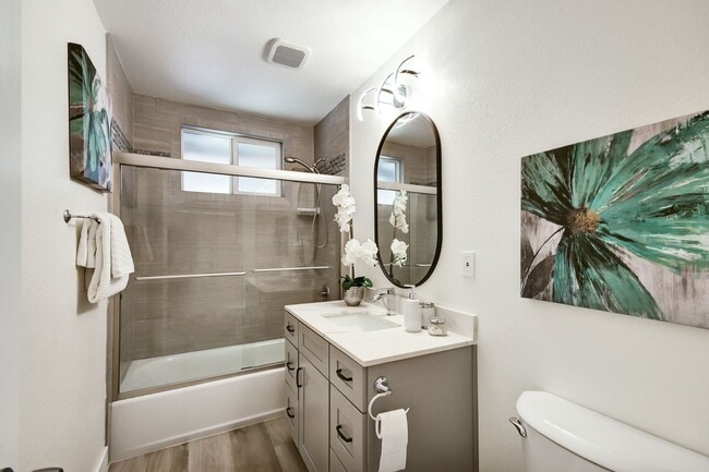 Building Photo - Beautifully Remodeled 3 Bedroom Home Near Stanford & Major Tech Campuses!