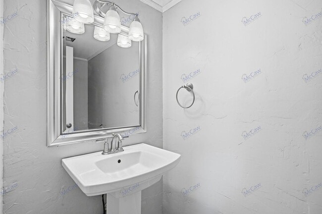 Building Photo - 1325 Bancroft Rd