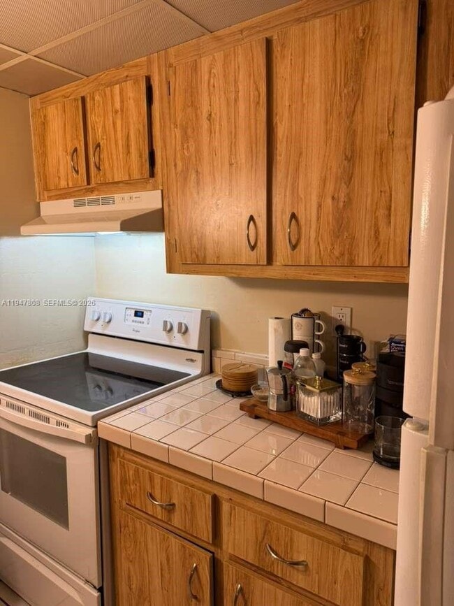 Building Photo - 6031 Shaker Wood Cir