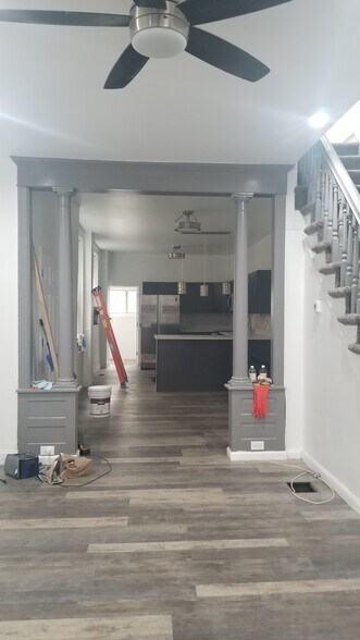 Primary Photo - 2523 W Cumberland St