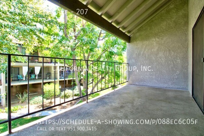 Building Photo - 254 E Fern Ave