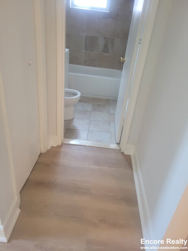 Building Photo - 61 Selkirk Rd