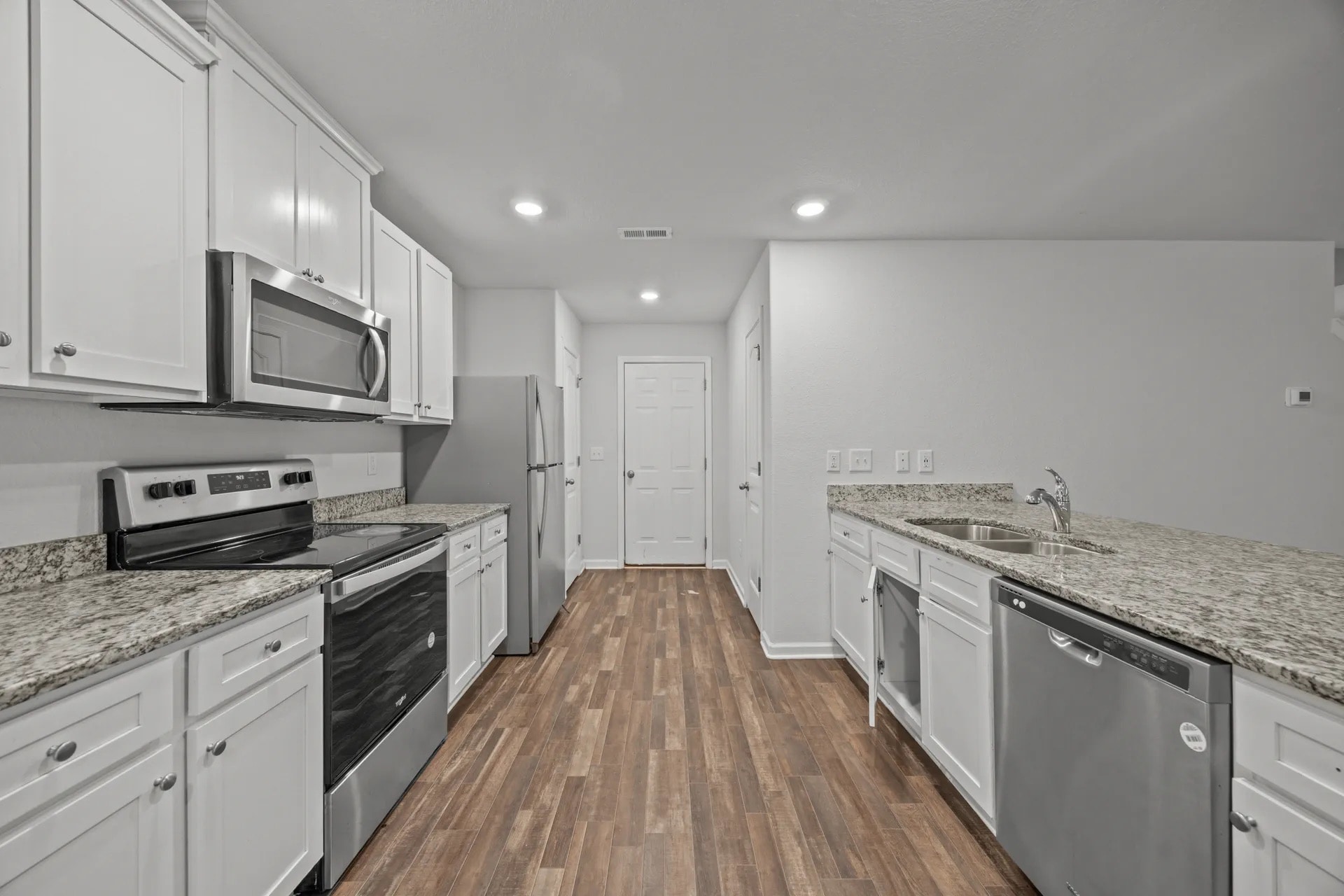 Building Photo - Room in House on Hazelburn Dr