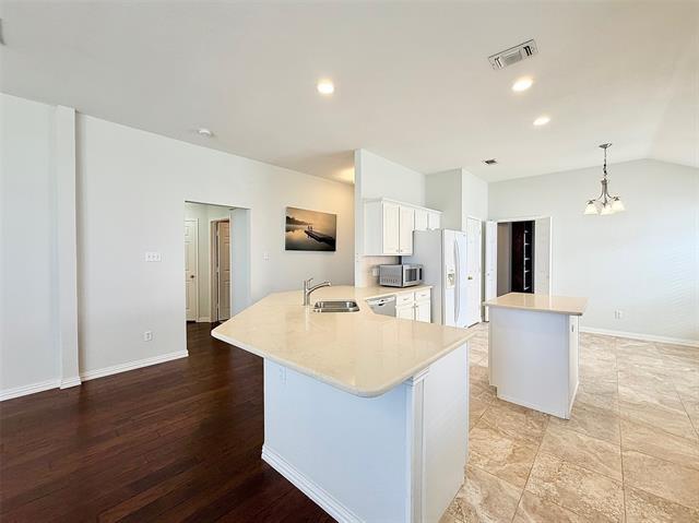 Building Photo - 2913 Dover Dr