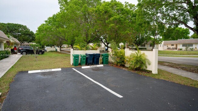 Building Photo - 17252 SW 112th Pl