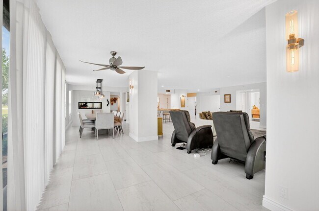 Building Photo - 7233 Promenade Dr