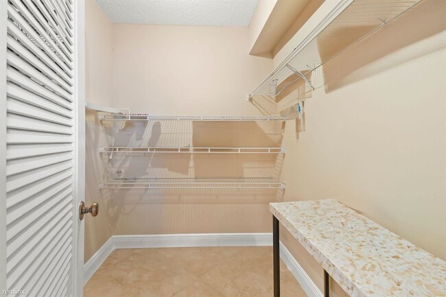 Building Photo - 2 br, 2 bath Condo - 750 Egret Cir Apt 6109