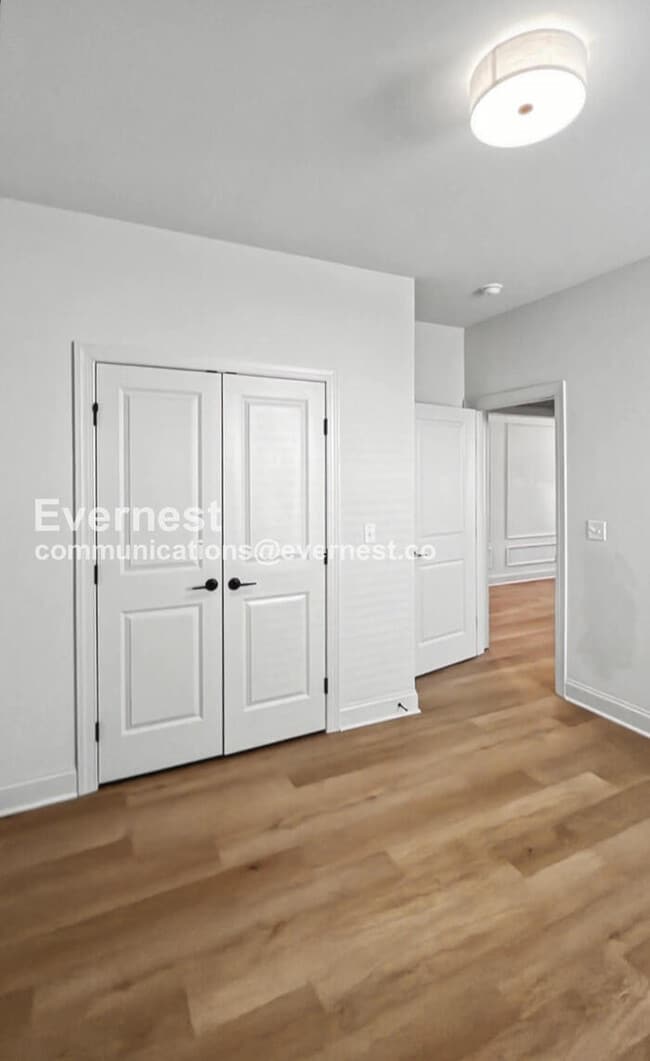 Building Photo - 3 Bed/2 Bath Home with Garage / Pet-Friendly / Available Now!