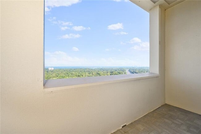 Building Photo - 3334 Peachtree Rd NE