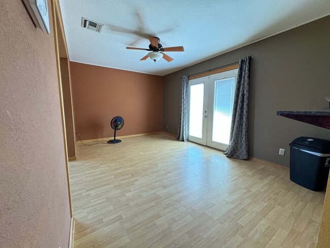 Building Photo - 3BR/2BA/1CG, 1489 sq.ft. rental in Huachuca City, AZ