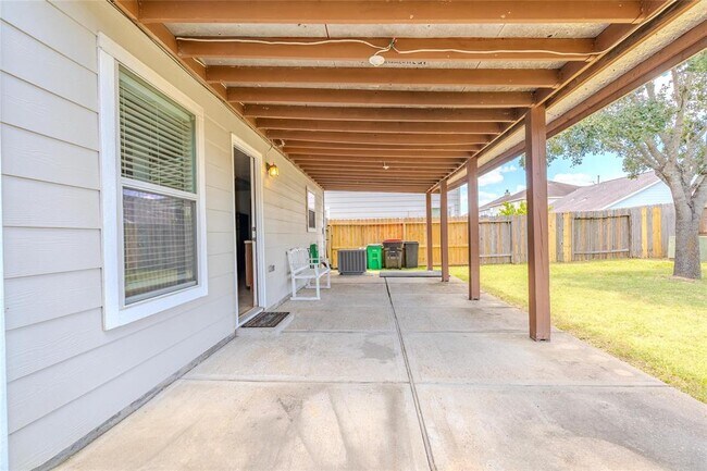 Building Photo - 11310 Sugar Bowl Dr
