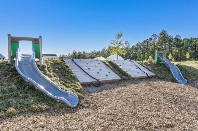 Building Photo - 313 Oak Bend St