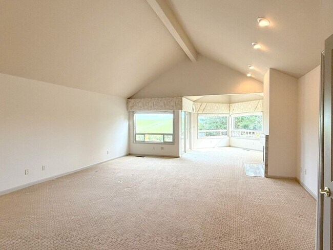 Building Photo - Beautiful custom one story estate located on one of the most desirable streets in Blackhawk Count...