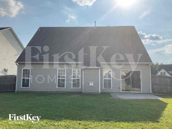Building Photo - 10515 Barvas St