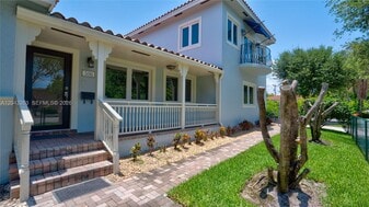 Building Photo - 500 SW 51st Ct
