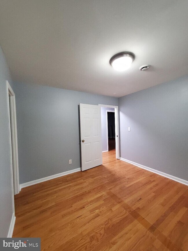 Building Photo - 4802 S Haven Dr