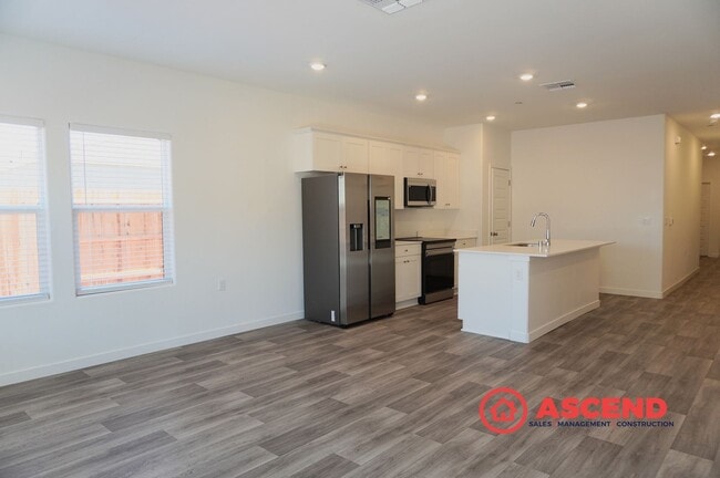 Building Photo - Spacious 4 Bed/2 Bath Brand New Build! in Bakersfield's Desirable 93311 Area — Solar, Garage & Fu...