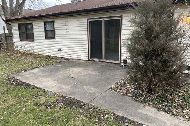Building Photo - 115 Meadowbrook Ln