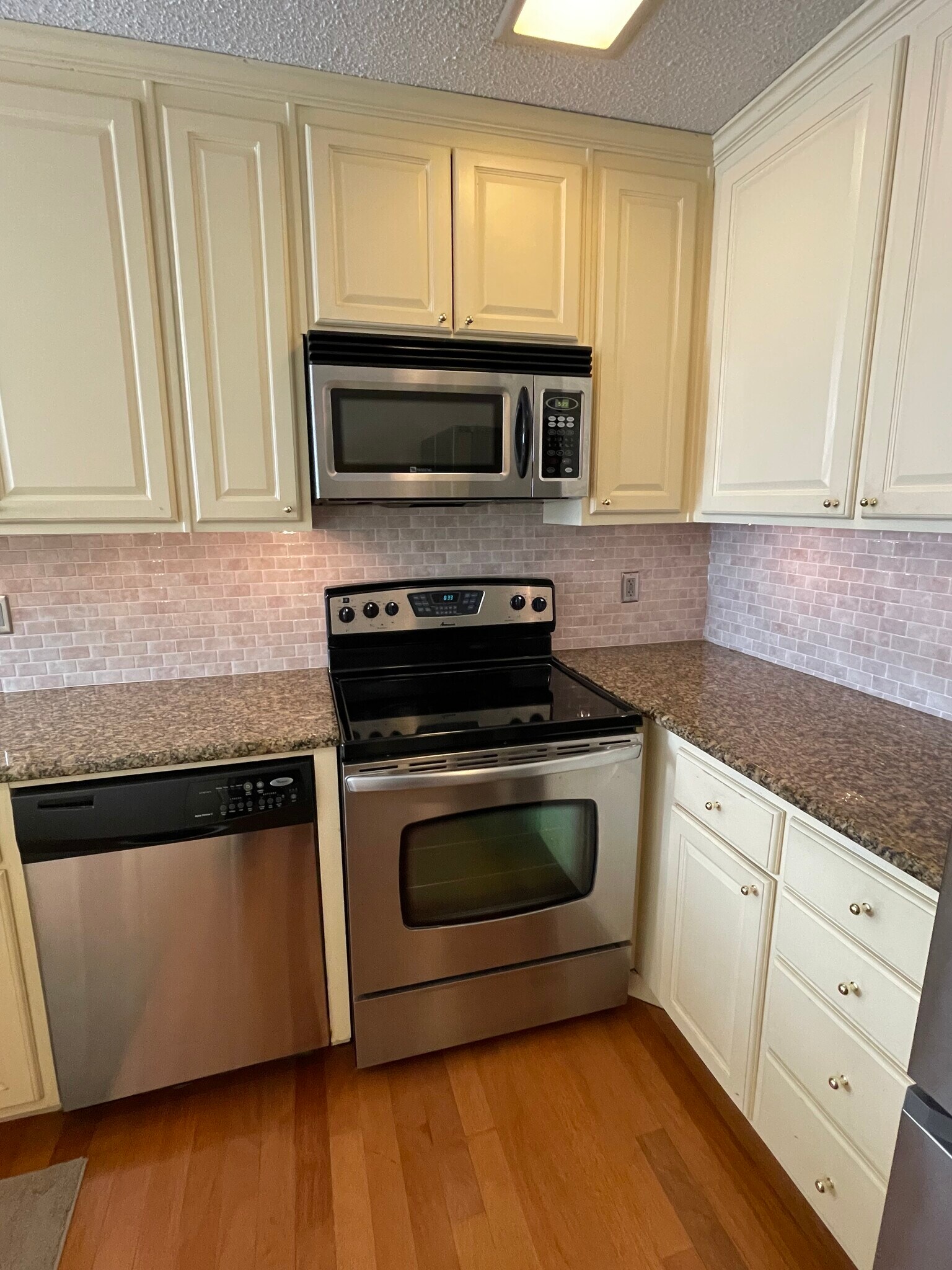 Building Photo - 4242 N Capistrano Dr