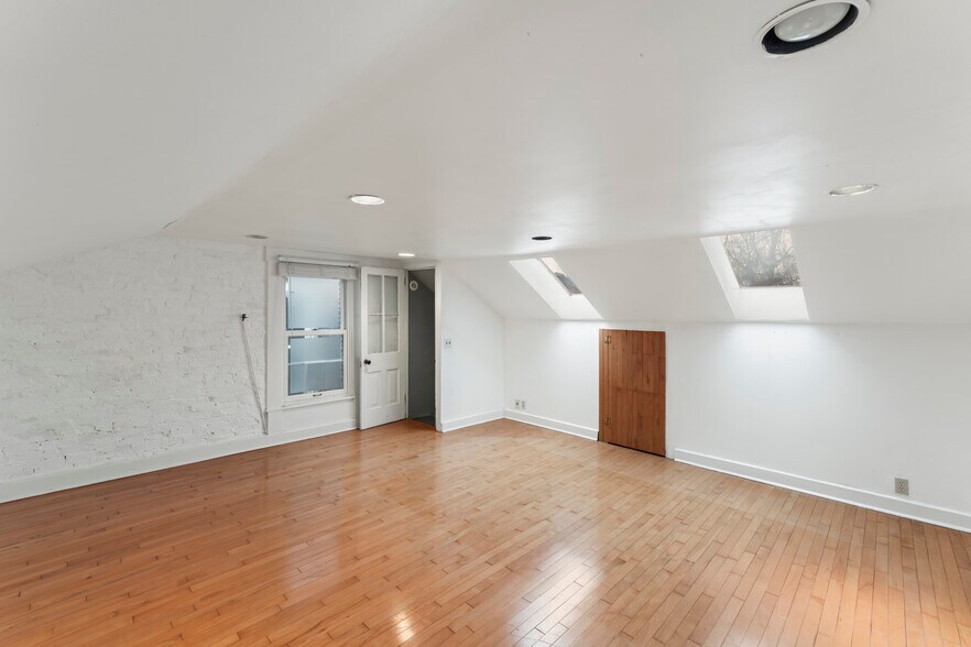 Building Photo - 1108 S 18th St