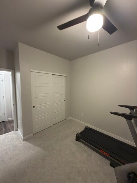 Building Photo - 460 E Fremont Pl