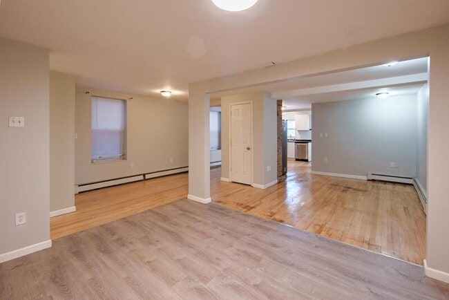 Building Photo - 547 1st St