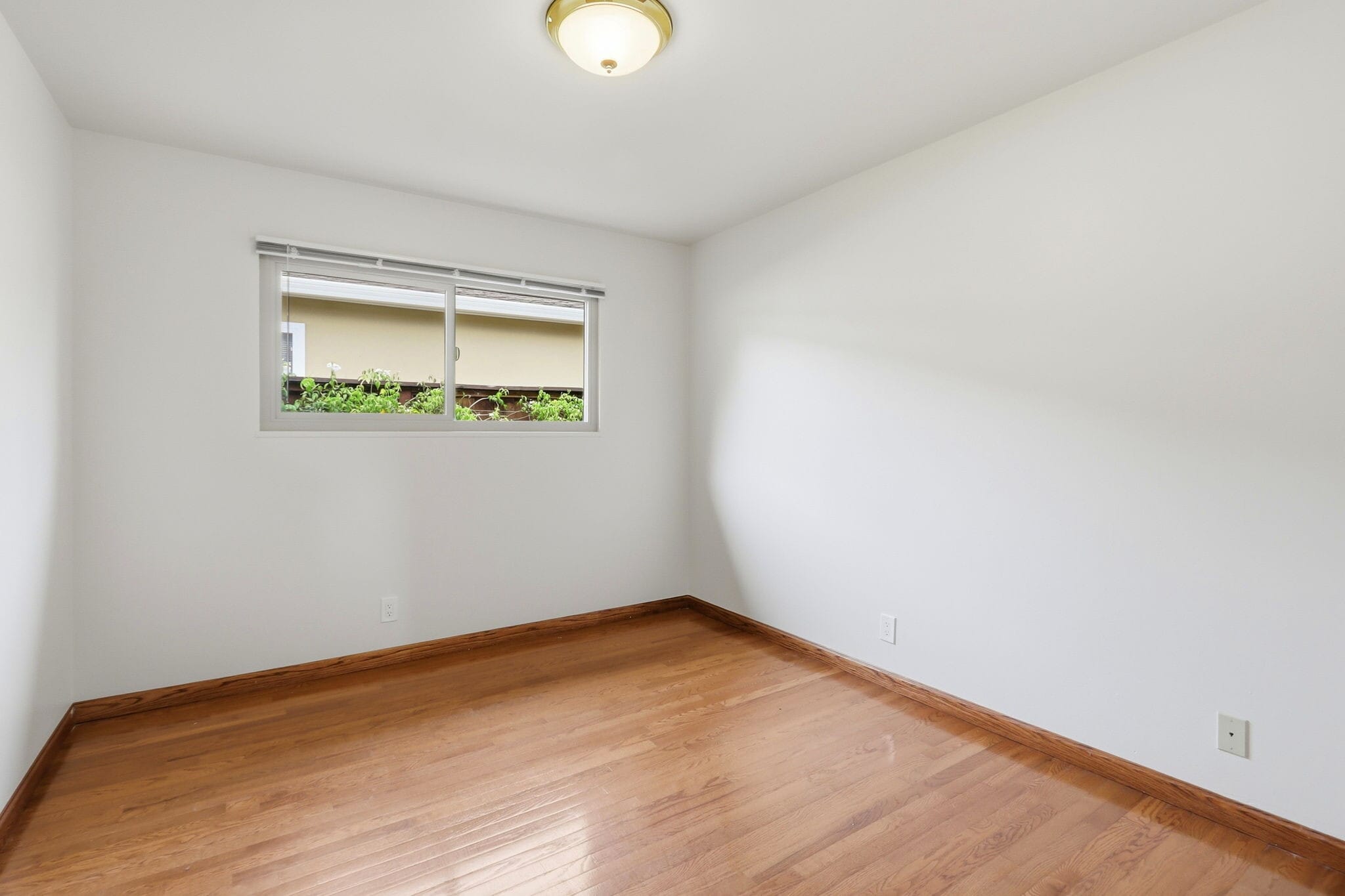 Building Photo - 927 Lorne Way