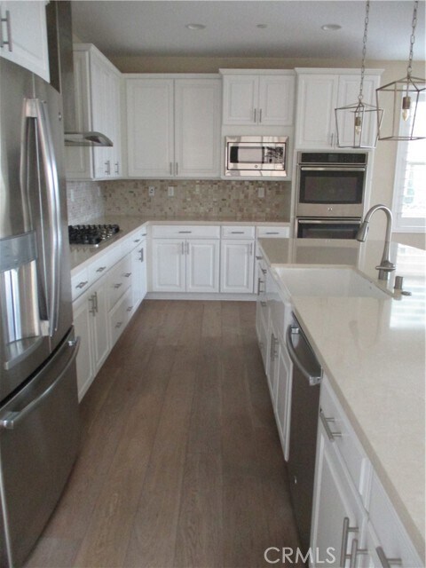 Building Photo - 12 Farra St