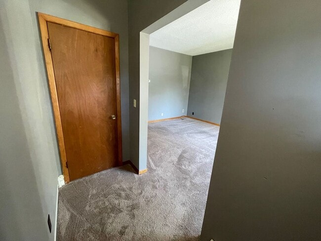 Building Photo - 4 Bedroom Home in Duluth - Available Now!
