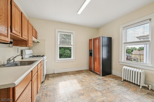 Building Photo - 215 Speedwell Ave