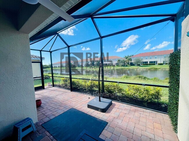 Building Photo - 2555 Vine Ave