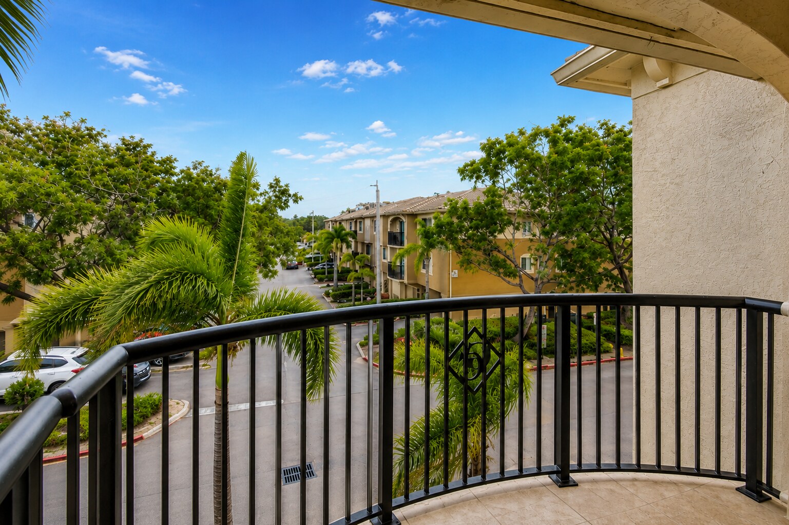Building Photo - 1400 Crestwood Ct S