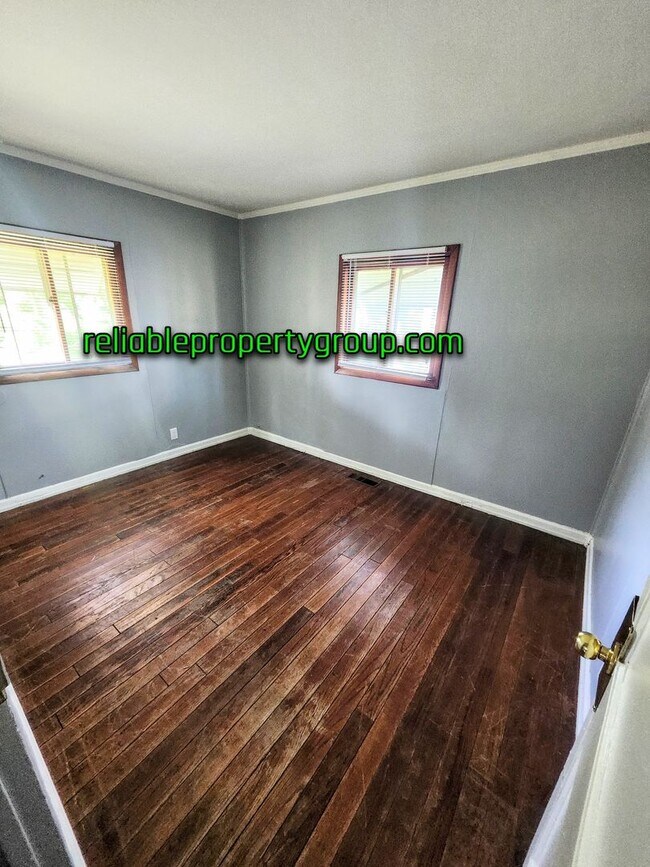 Building Photo - New Listing in Fort Wayne