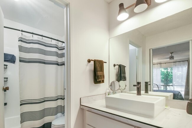 Building Photo - 77845 California Dr