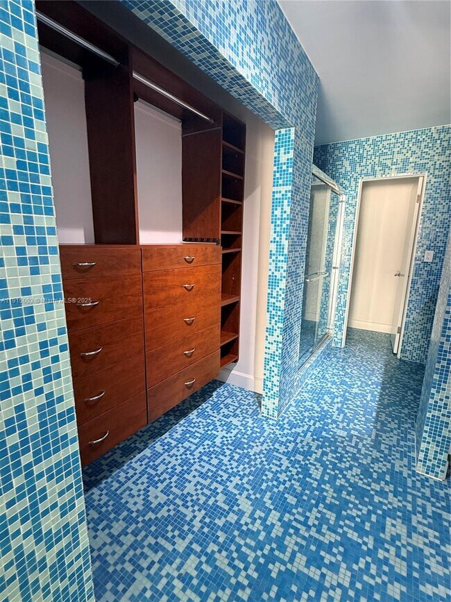 Building Photo - 15315 Loch Isle Dr W